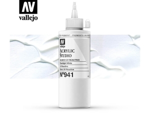 Barva Vallejo Acrylic Studio 22941 Reactive Blacklight White (200ml)