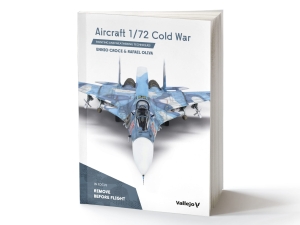 Vallejo 75071 Kniha: Aircraft 1/72 Cold War (EN) (136 pages)